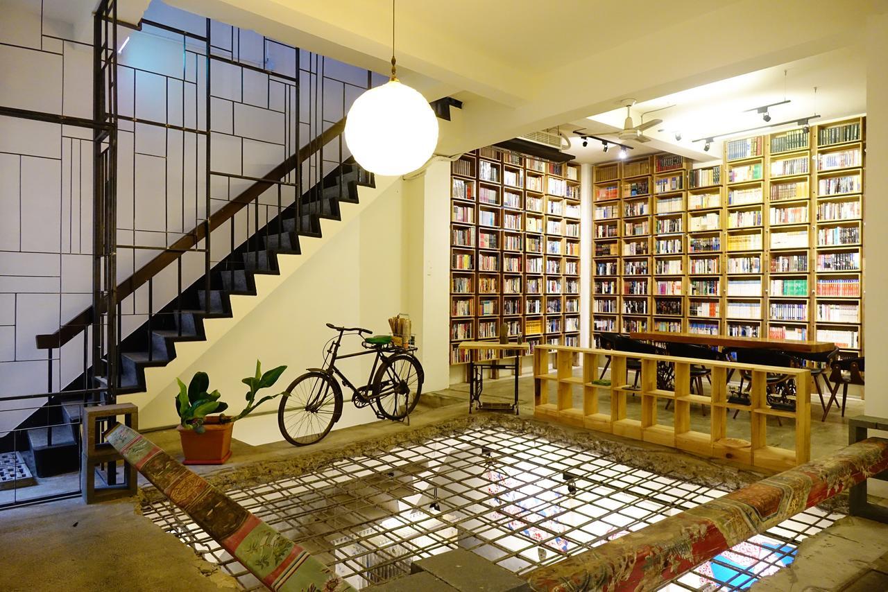 Cao Ji Book Inn Hostel Tainan Zewnętrze zdjęcie